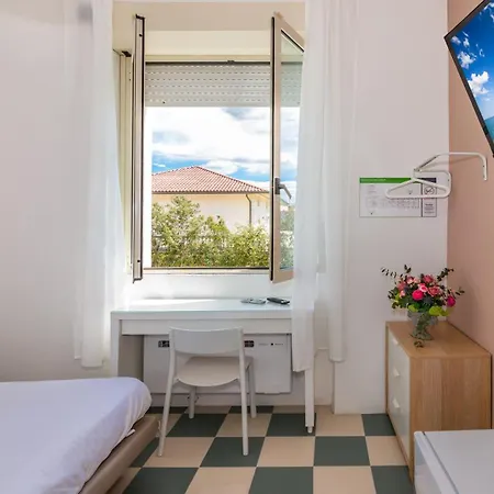Happy Hotel 3*