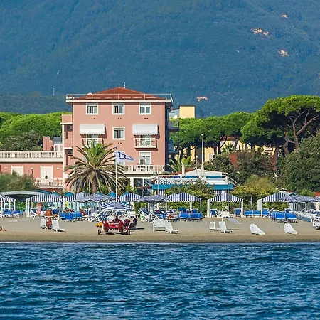 Happy Hotel Marina di Pietrasanta