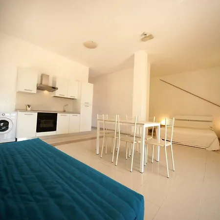Happy Hotel 3*